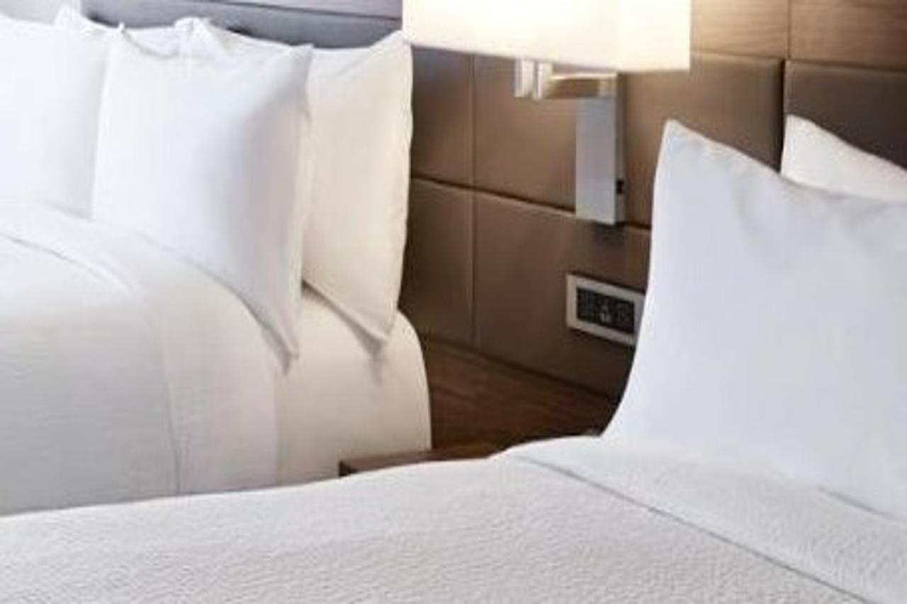 เอซี โฮเต็ล เออร์ไวน์ Hotel ภายนอก รูปภาพ