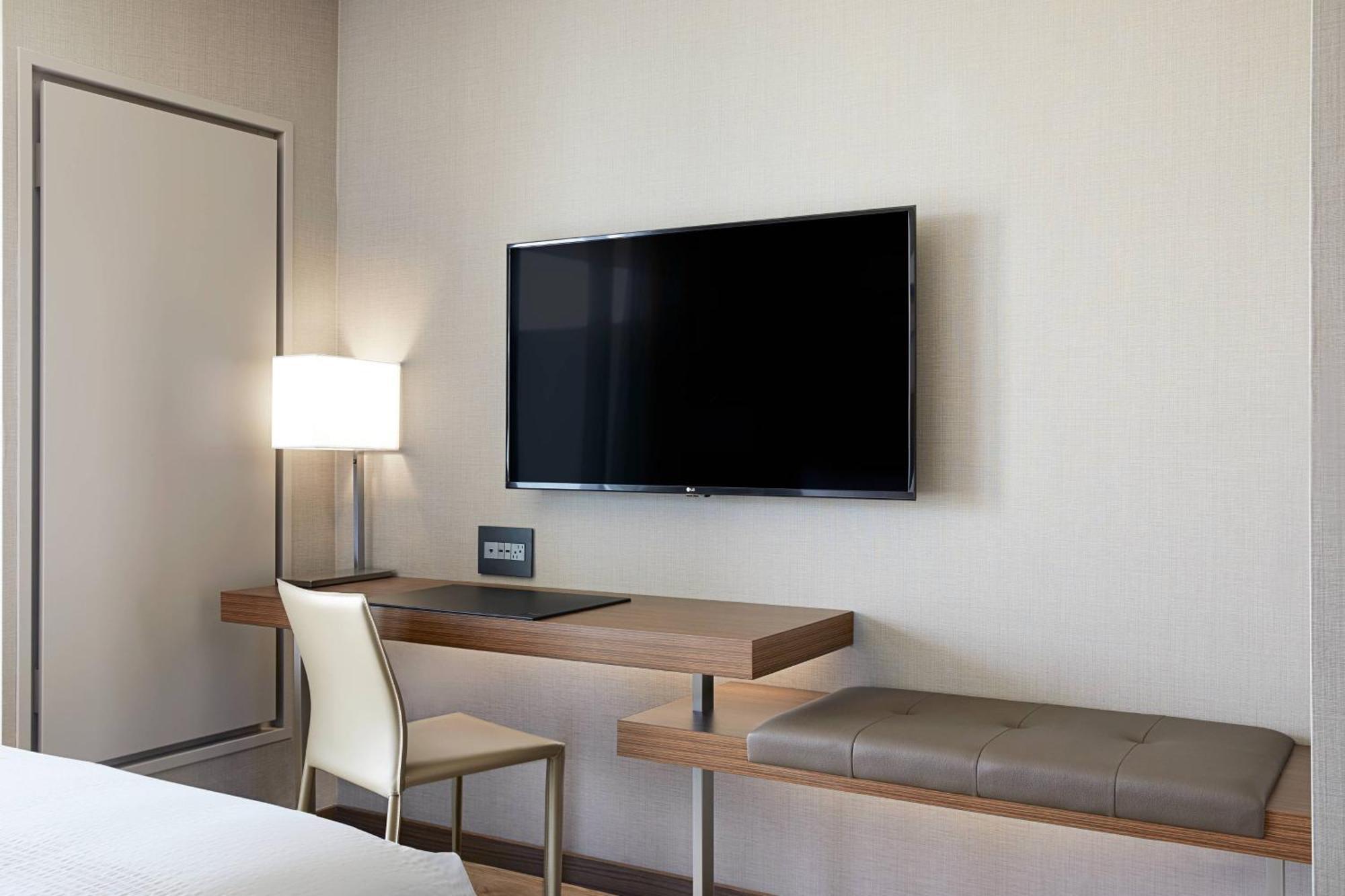 เอซี โฮเต็ล เออร์ไวน์ Hotel ภายนอก รูปภาพ